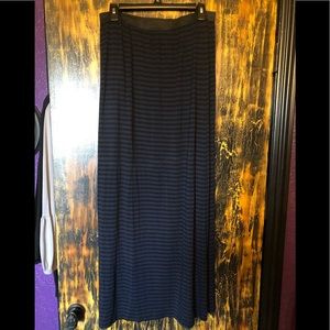 Bobeau Black/Dk Blue Stripped Stretchy Maxi Skirt